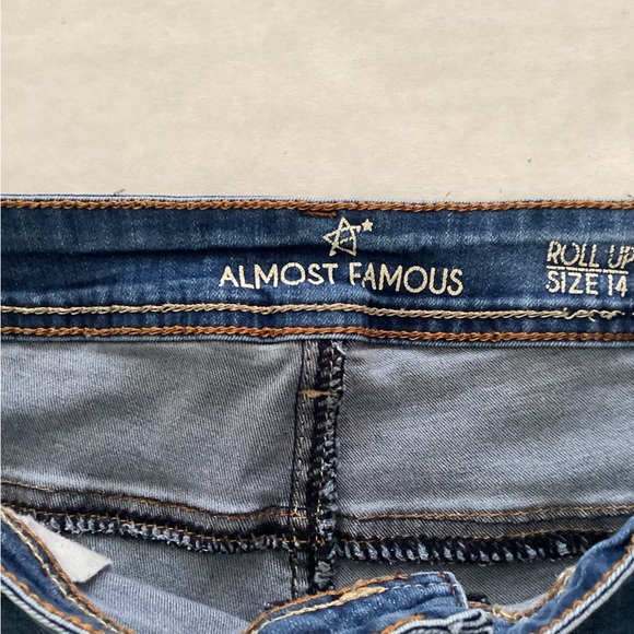 Almost Famous Embroidered Cropped Jeans Sz 14 - Picture 3 of 8